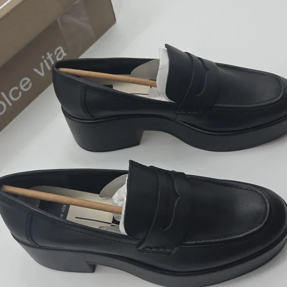 Classic Black Leather Loafers NEW - Picture 4 of 16